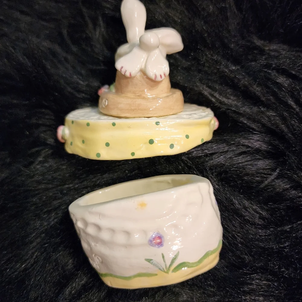 VINTAGE RARE Easter Bunny Trinket Box signed by designer Fran Welch